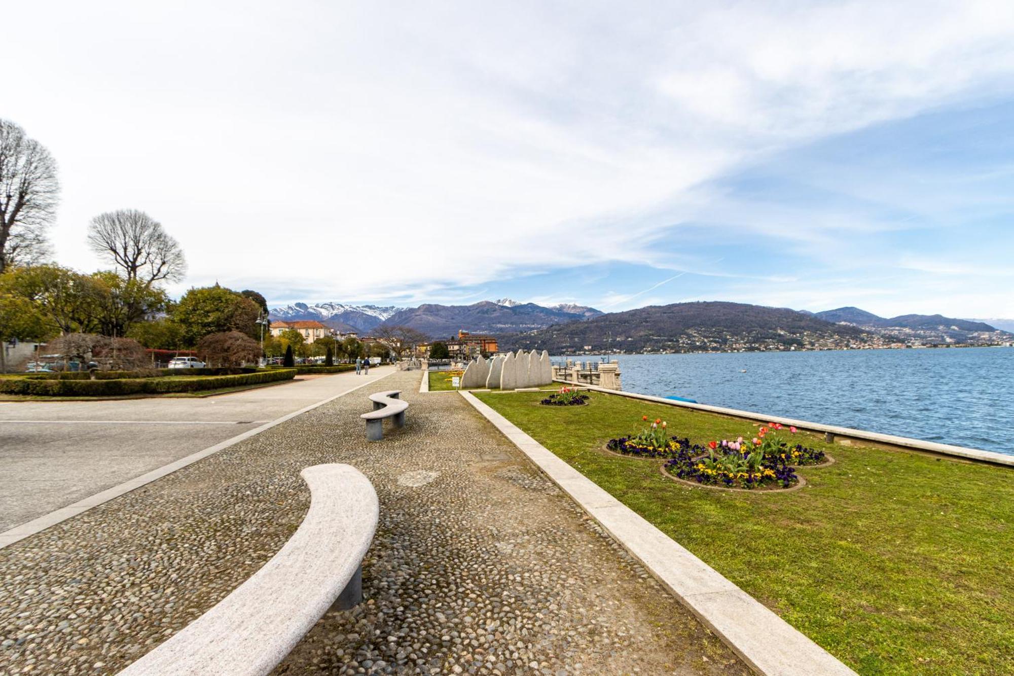 Golden Lake - Luxury Apartment ☆☆☆☆☆ - 100M From The Lake Baveno Exterior foto